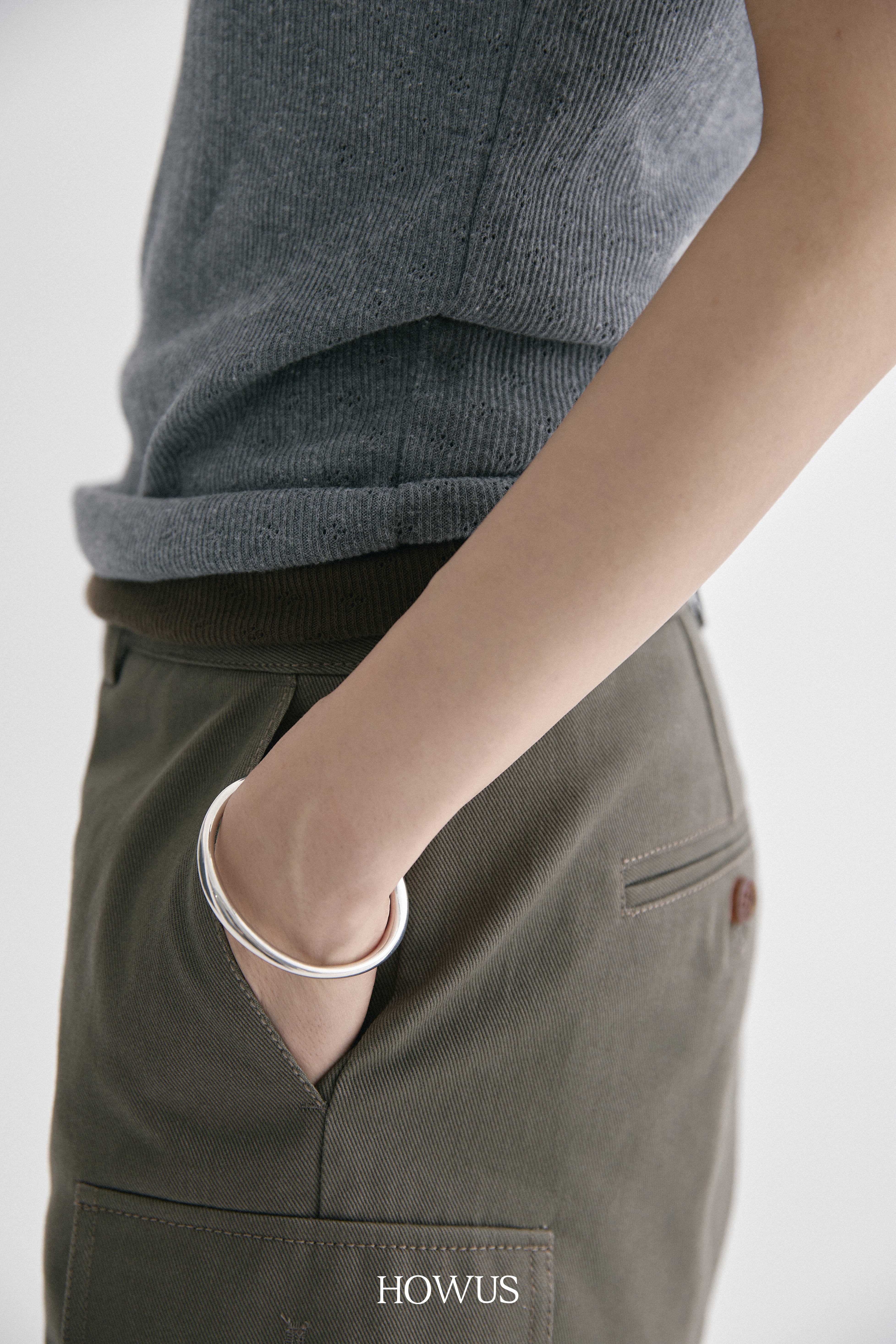 color_khaki