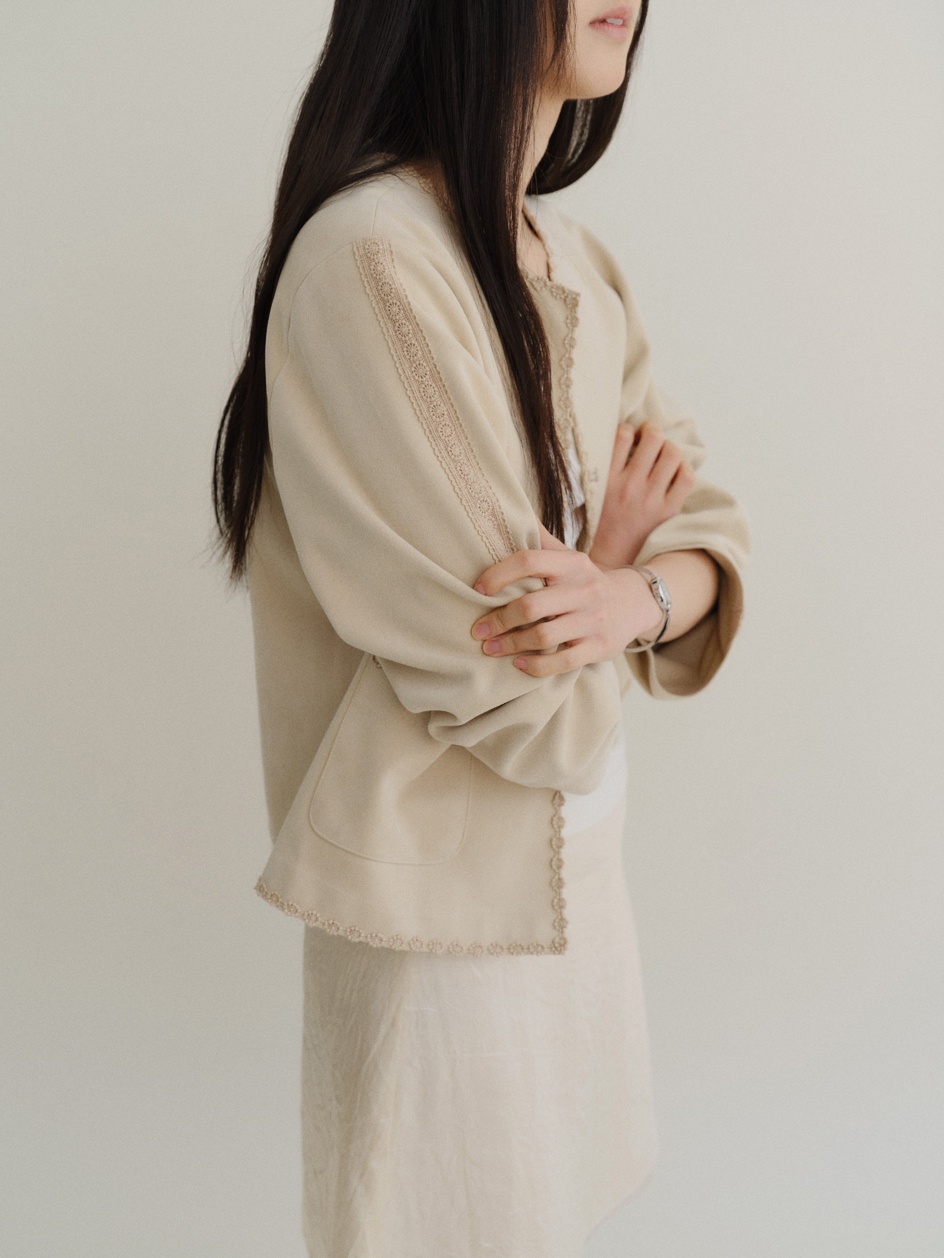 color_beige