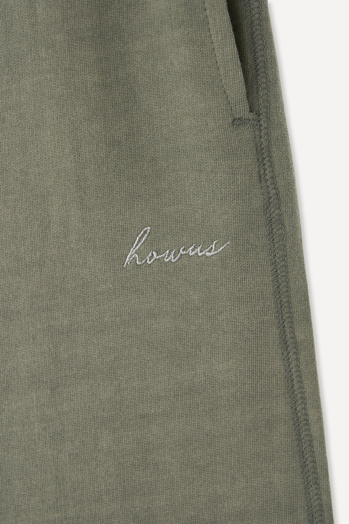 color_khaki
