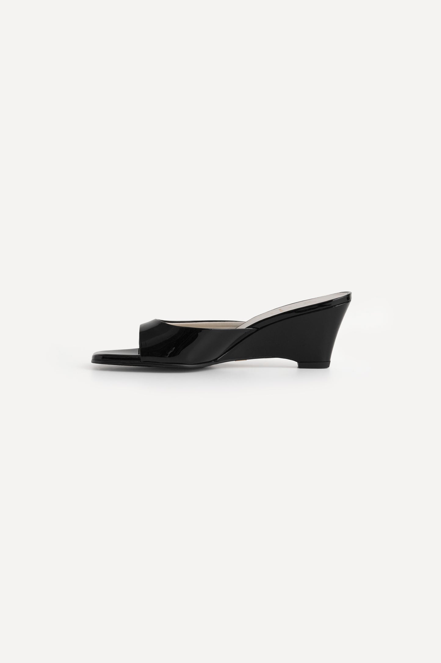 color_black_patent