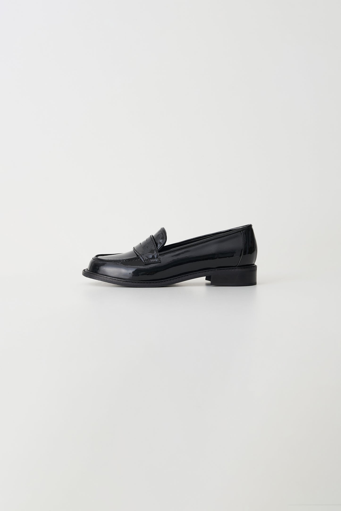 color_glossy_black