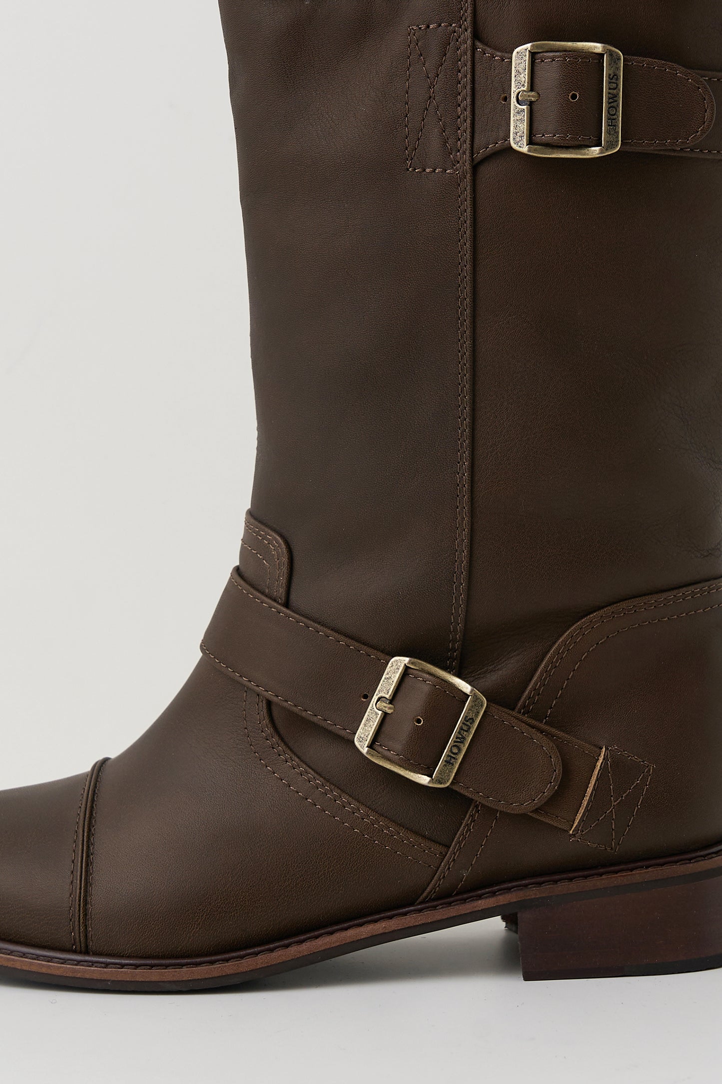 color_brown