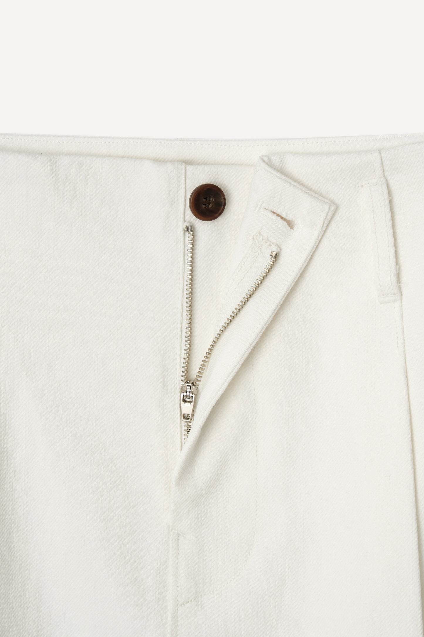 color_ivory