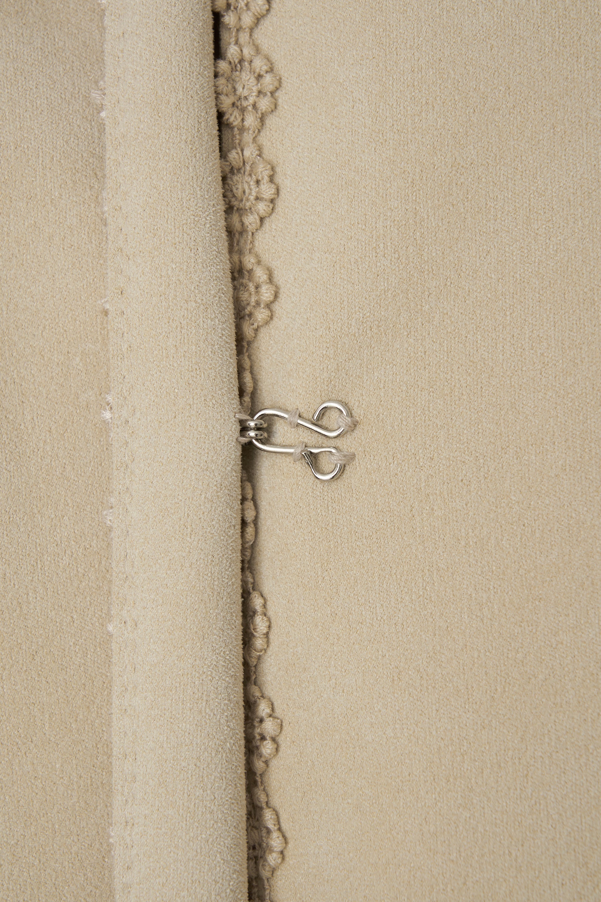 color_beige