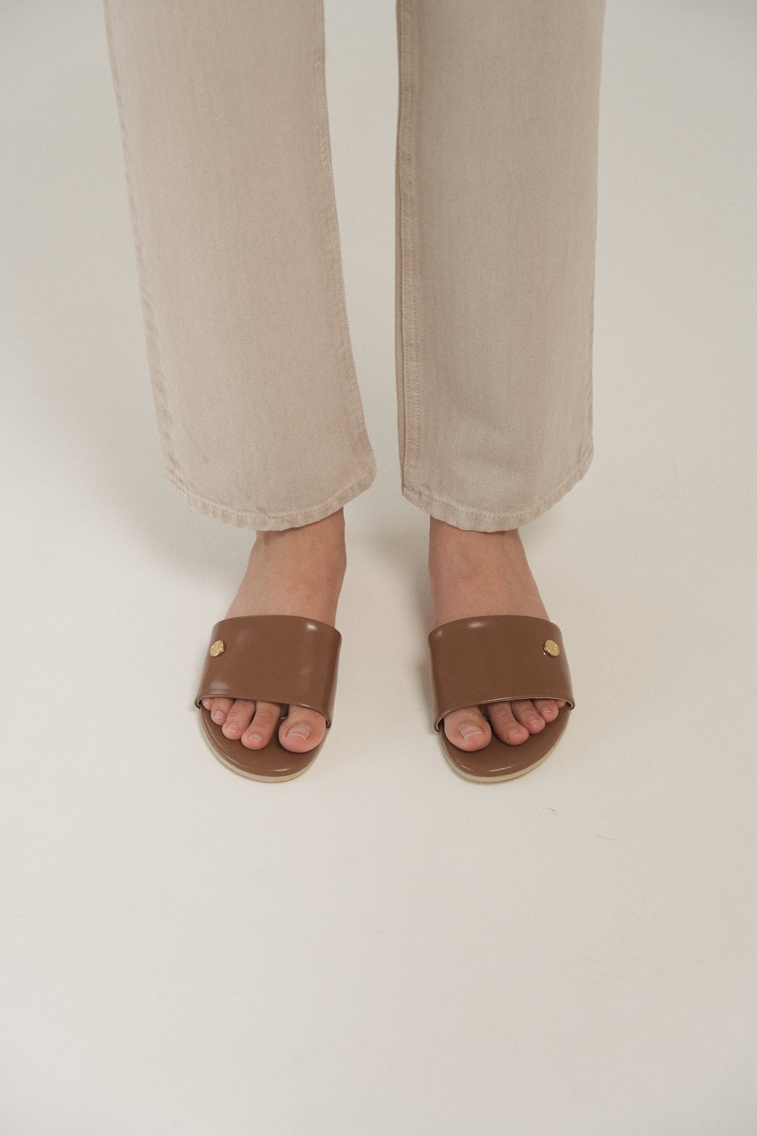 color_brown