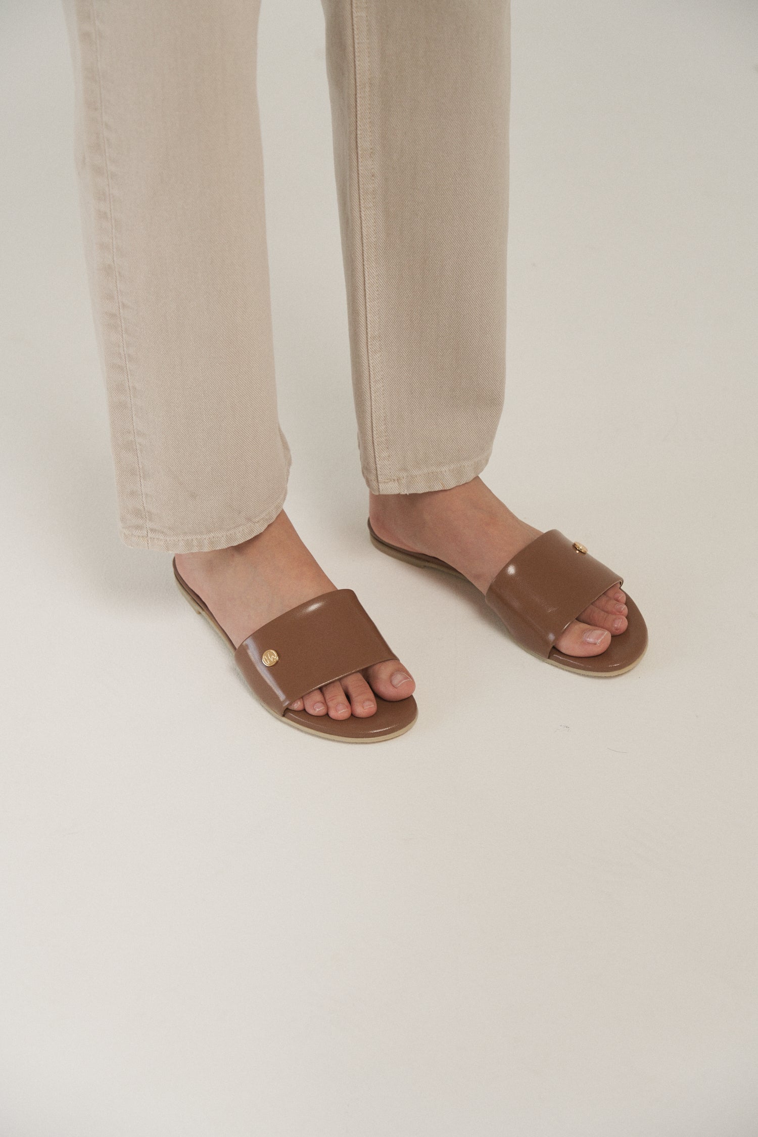 color_brown