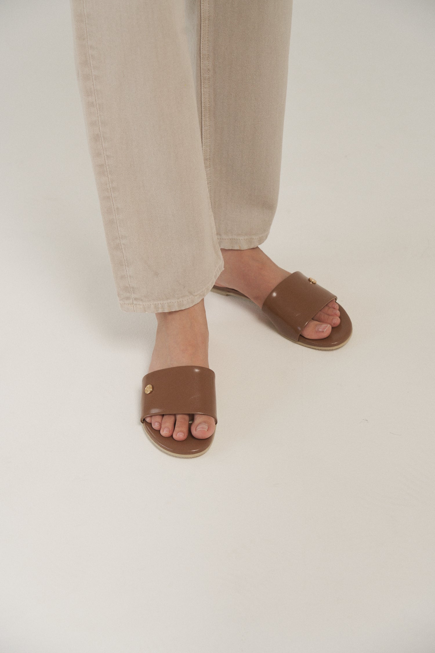 color_brown
