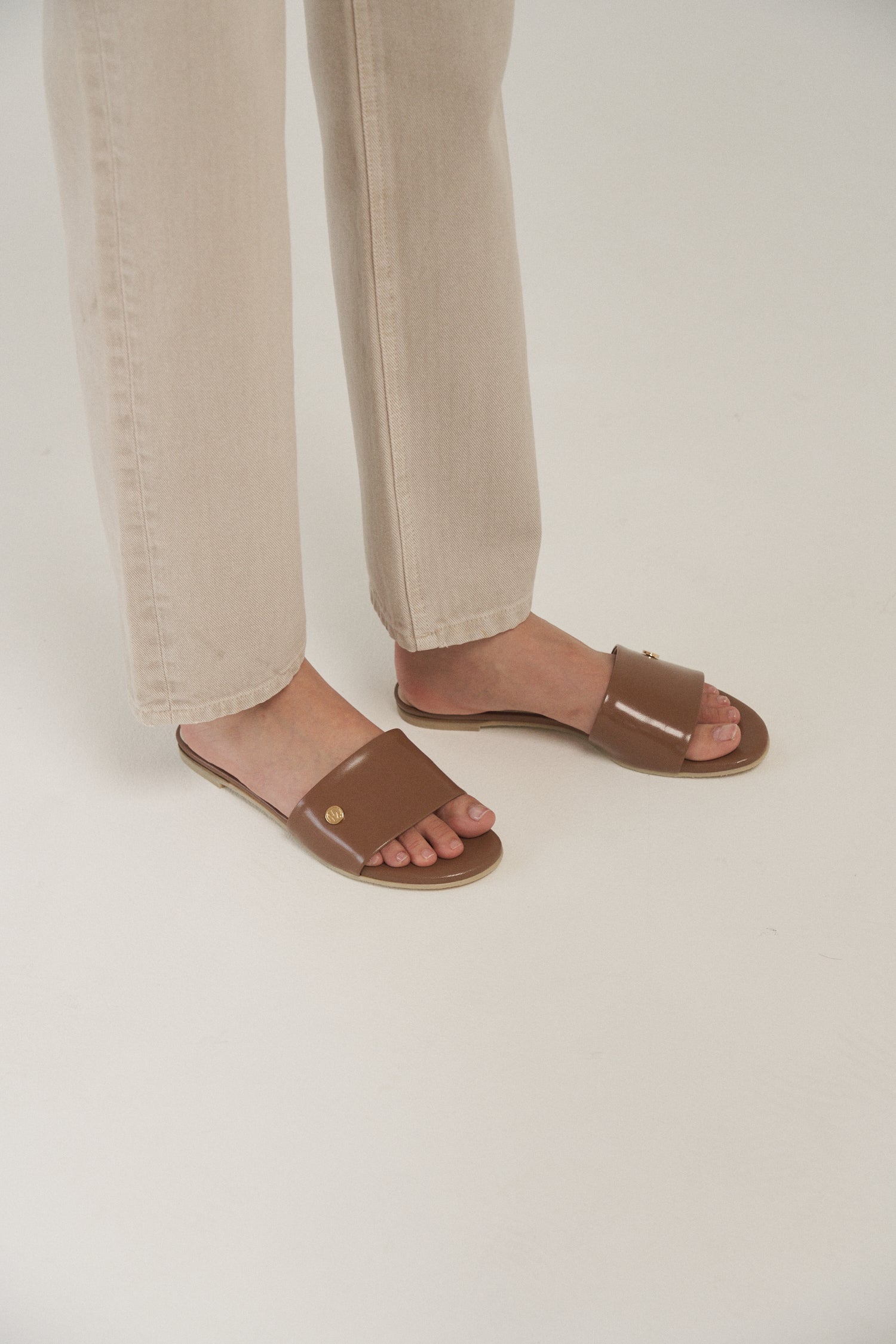 color_brown