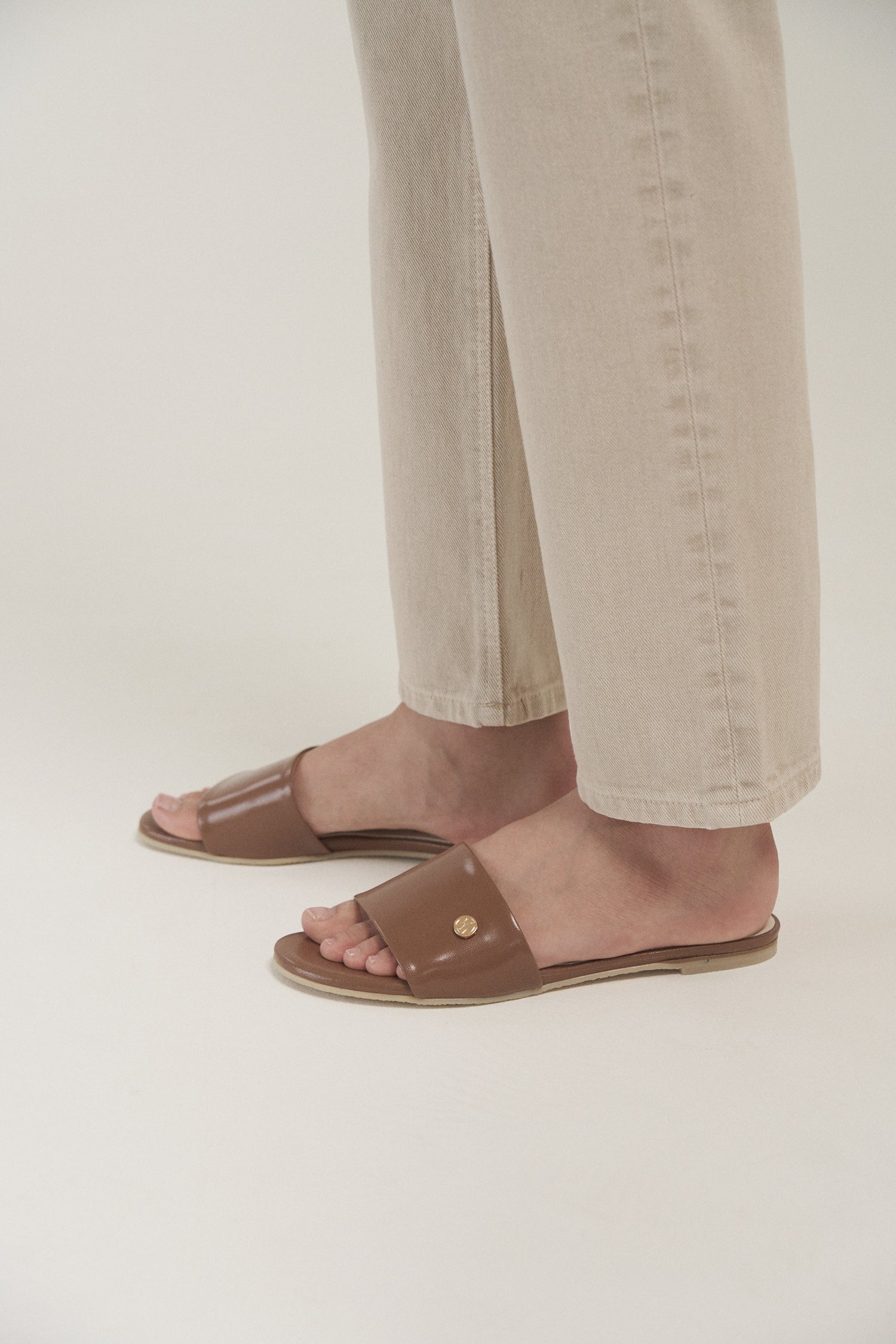 color_brown