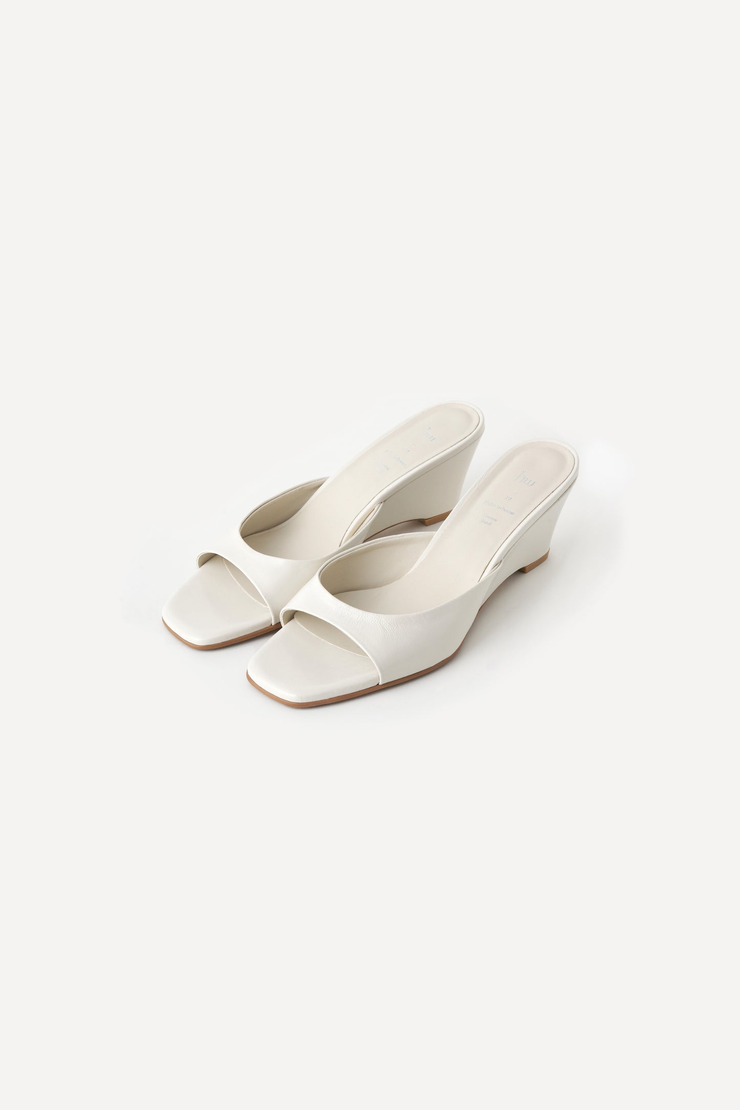 color_ivory