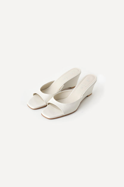 color_ivory