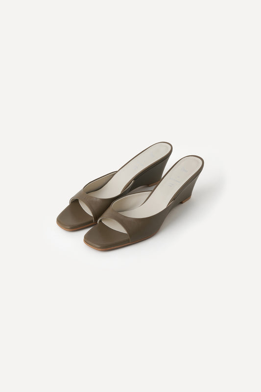 color_khaki