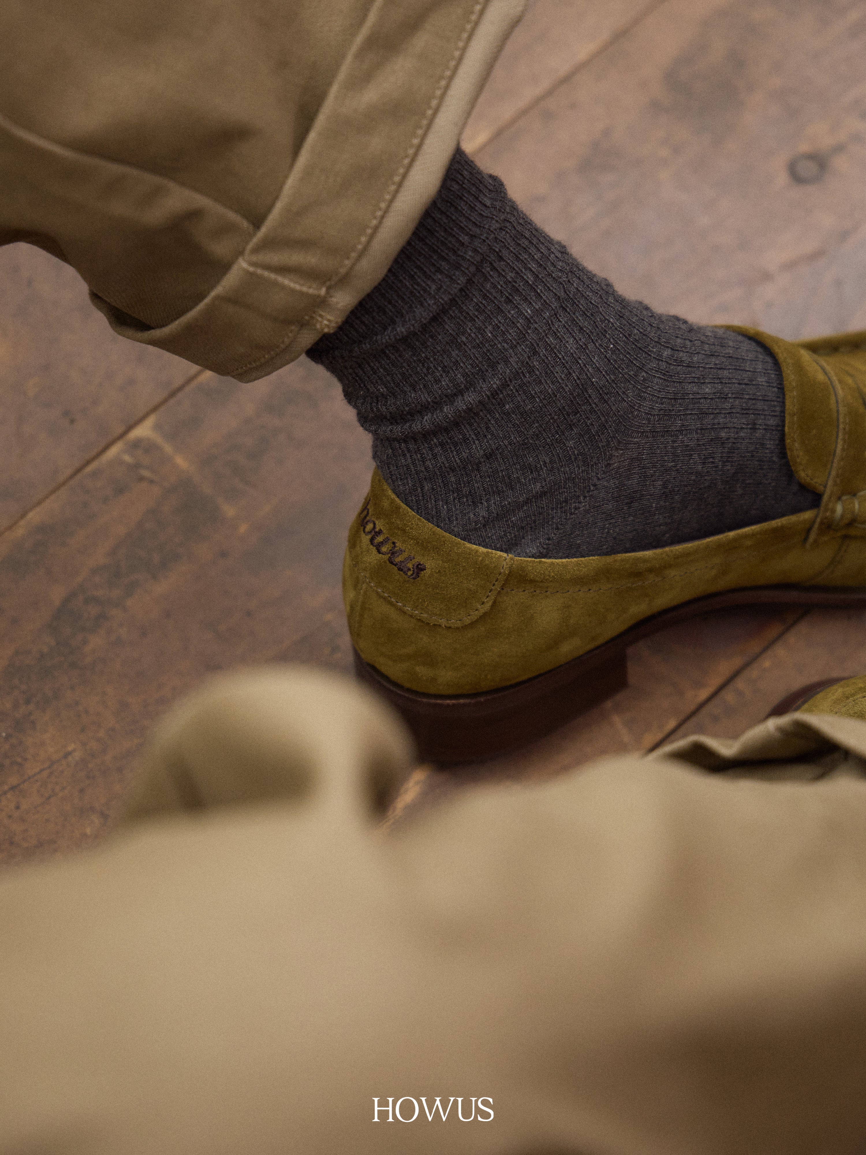 color_khaki