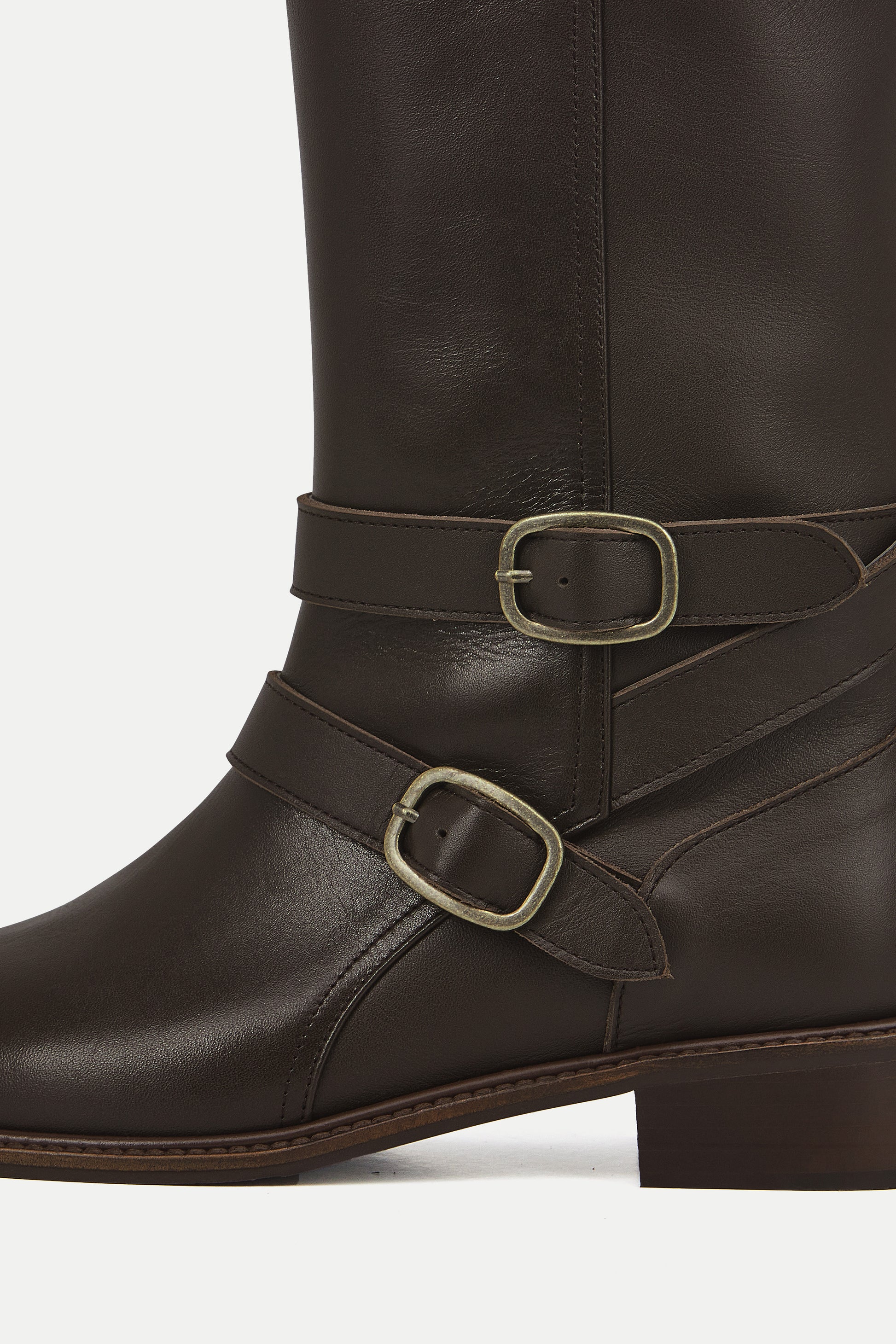color_brown