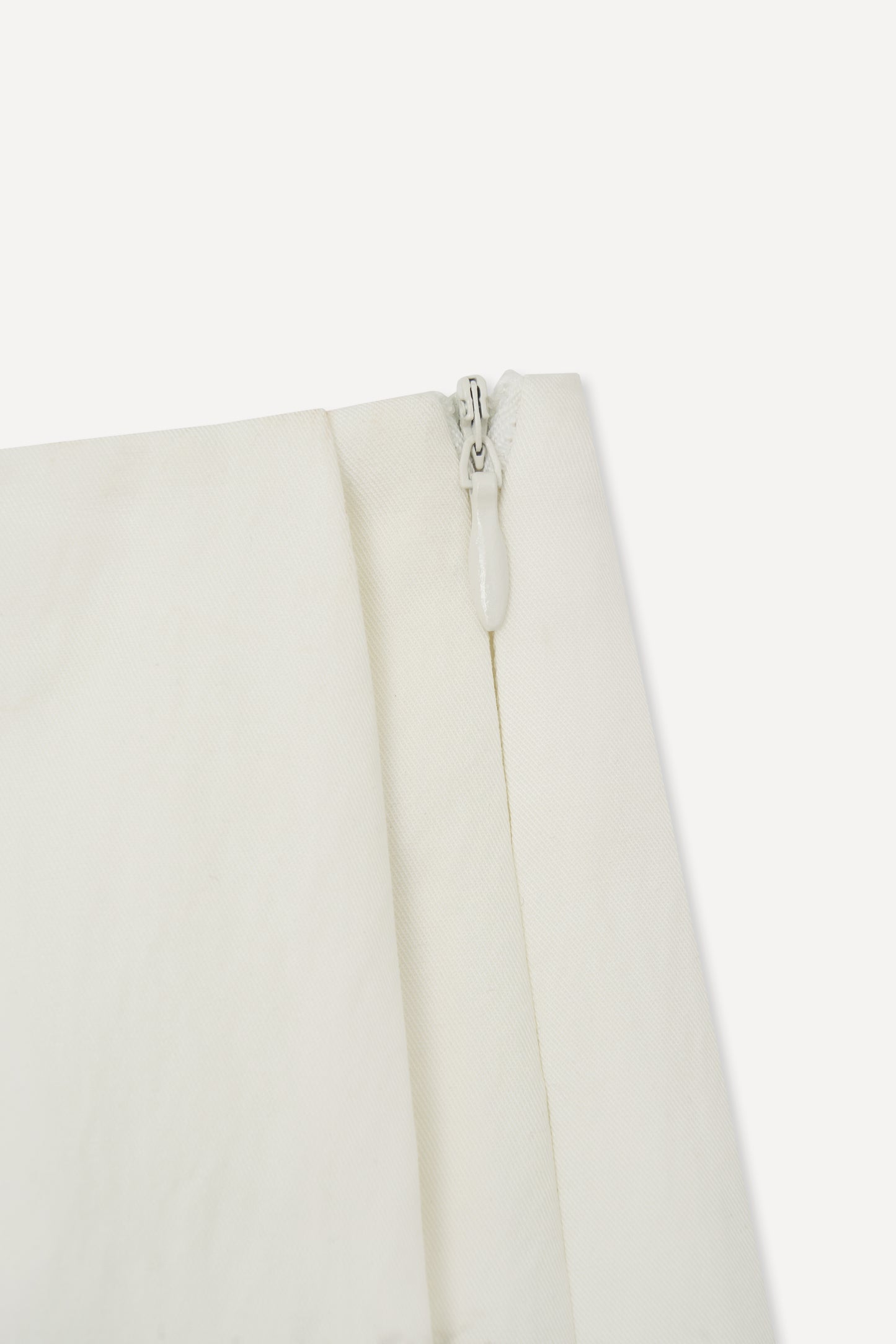 color_ivory