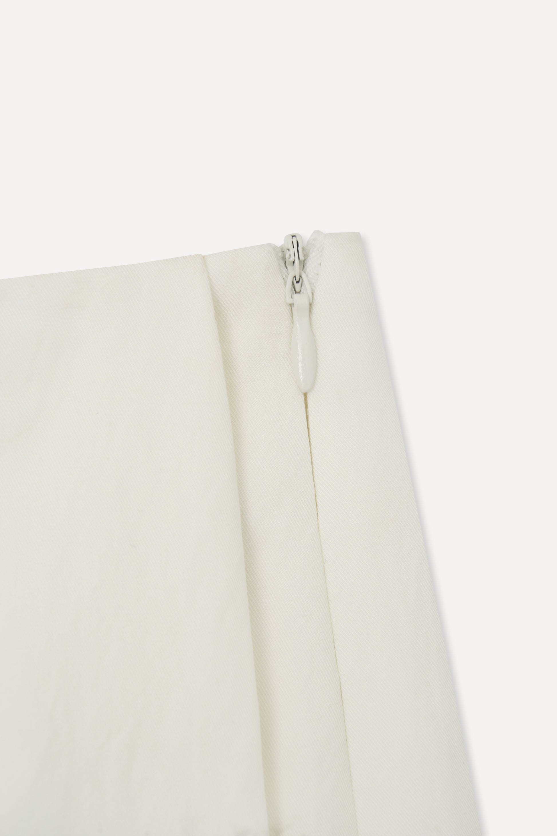 color_ivory