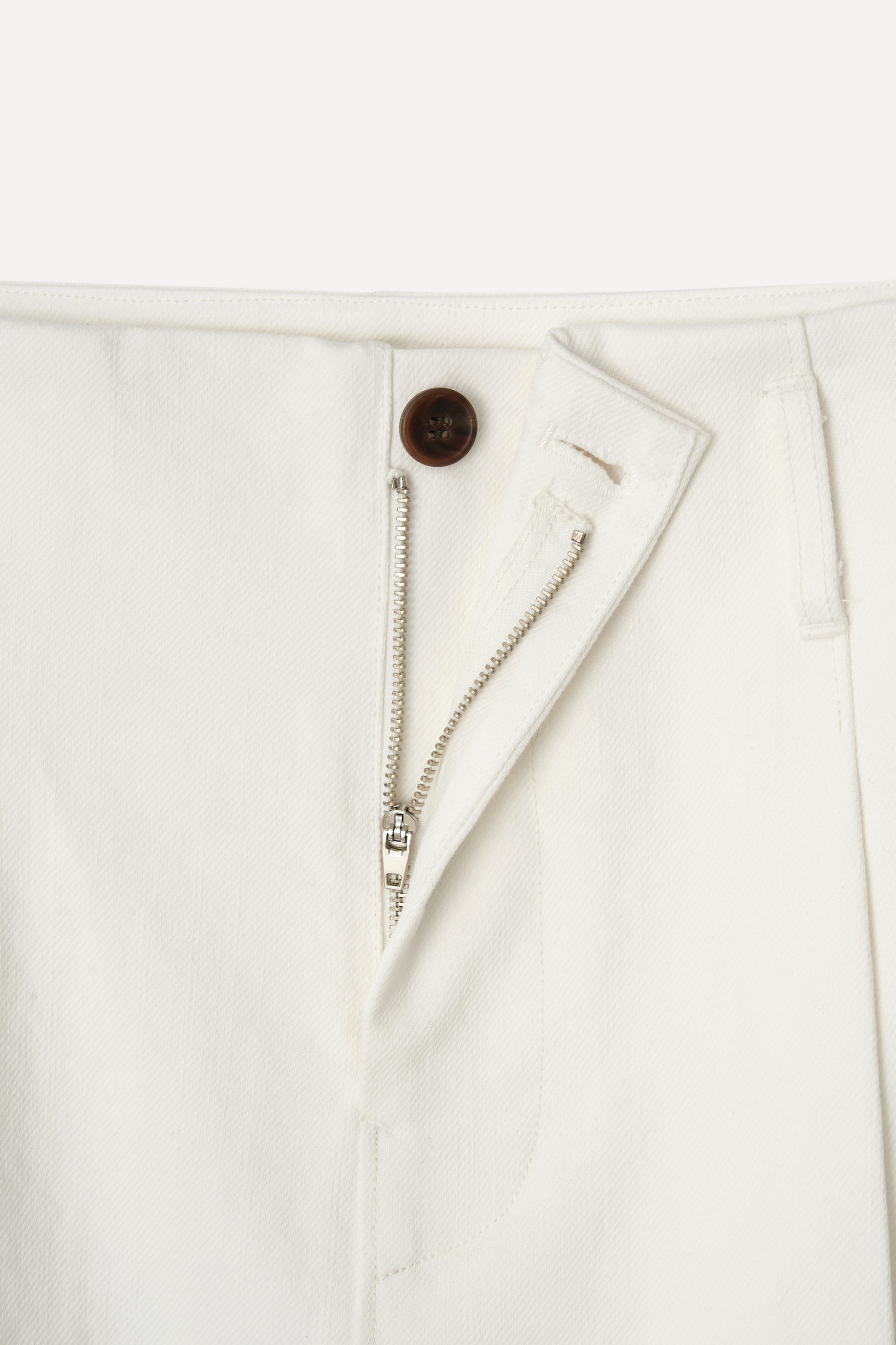 color_ivory
