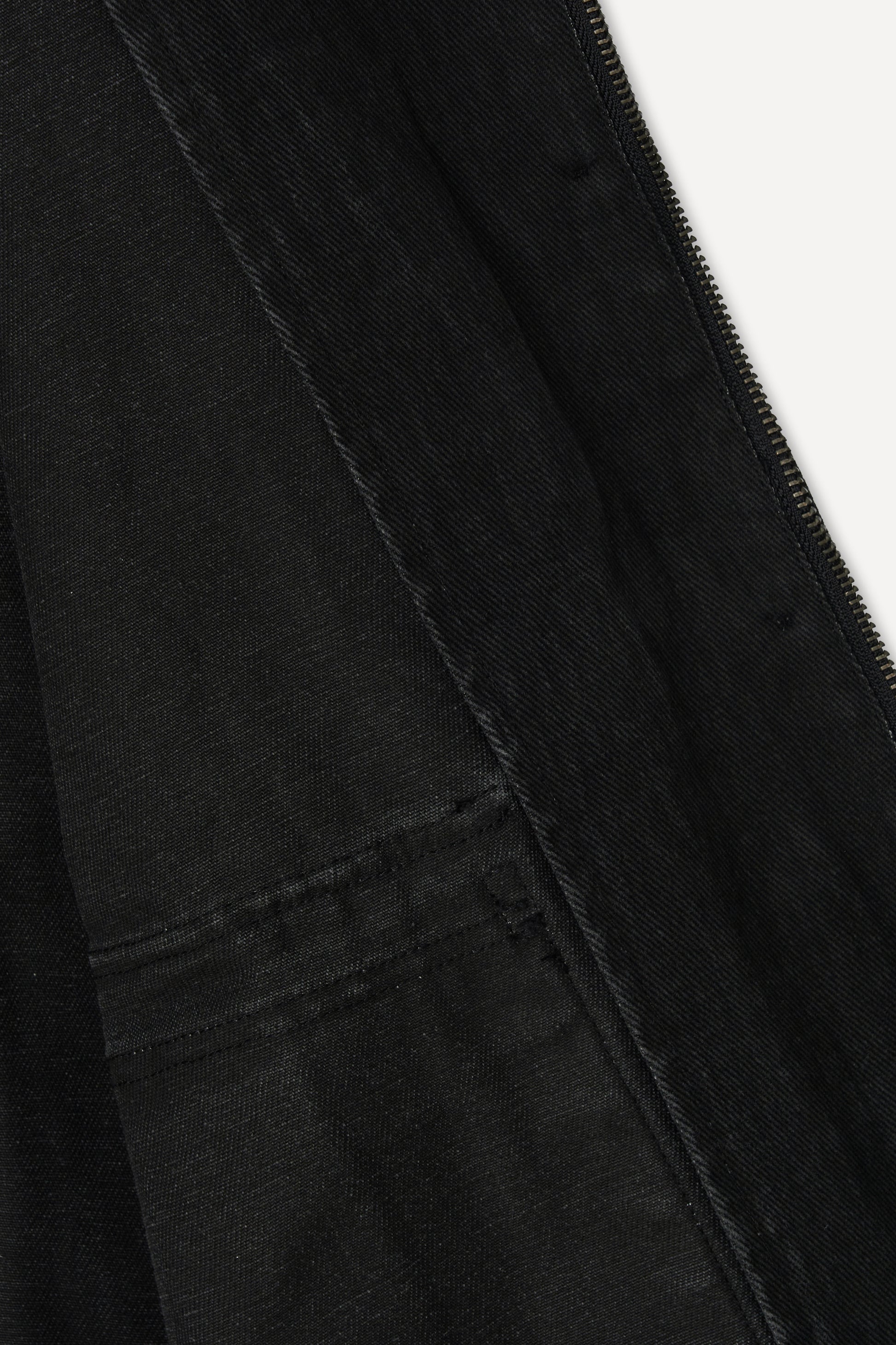color_charcoal